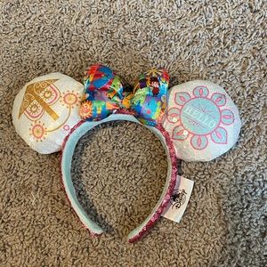 Disney Parks Minnie Ears It’s a small world
